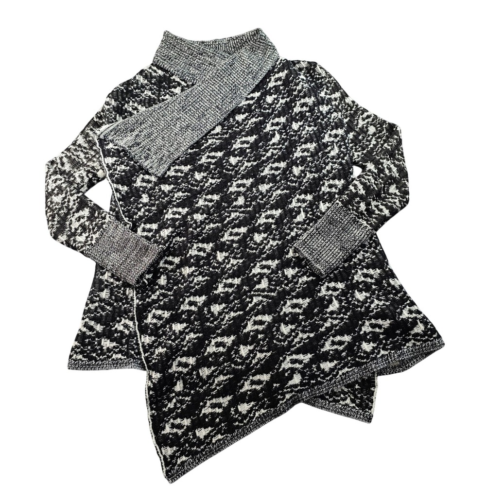 O'Neill Open Wrap Sweater Womens M White Black‎ Pattern Asymmetrical Long Sleeve